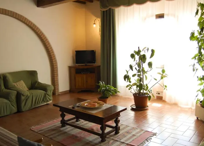 Casale Trieste Фермерский дом *